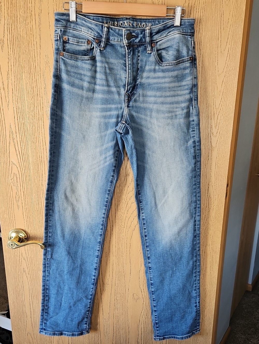 American Eagle Outfitters Faded Light Blue Men’s Slim Jeans